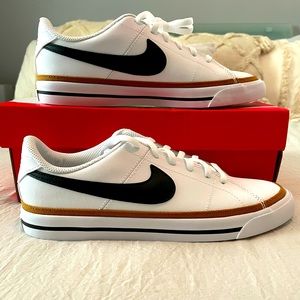 Nike Court Legacy Sneakers